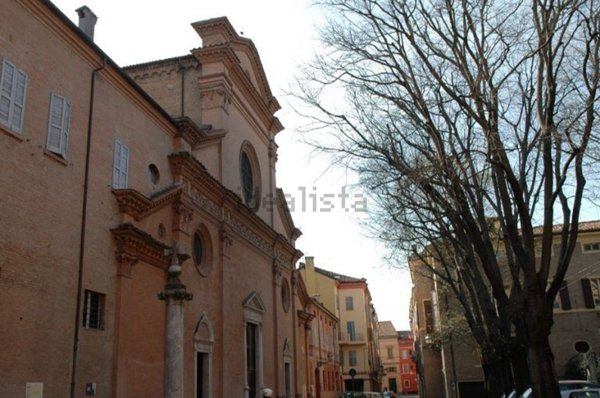 appartamento in vendita a Modena in zona Centro Storico