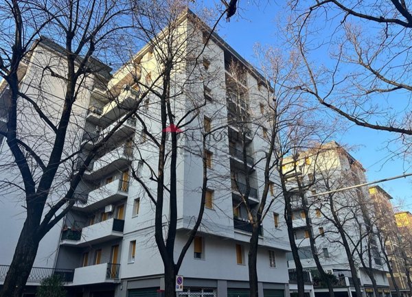 appartamento in vendita a Modena in zona Crocetta