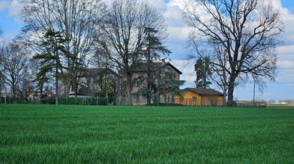 casa indipendente in vendita a Modena