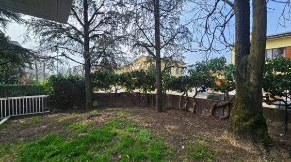 casa indipendente in vendita a Modena