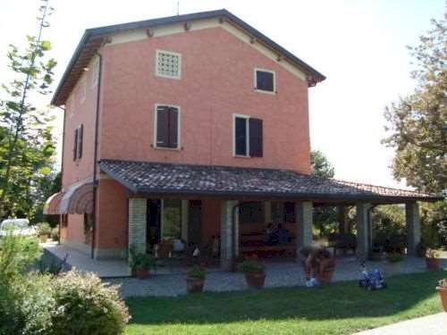 casa indipendente in vendita a Modena in zona Ganaceto