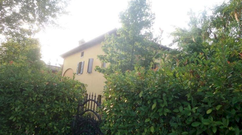 casa indipendente in vendita a Modena