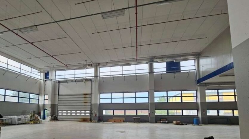 capannone in vendita a Modena in zona Madonnina / Quattro Ville