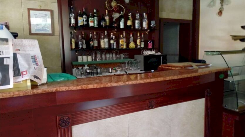 negozio in vendita a Modena in zona Centro Storico