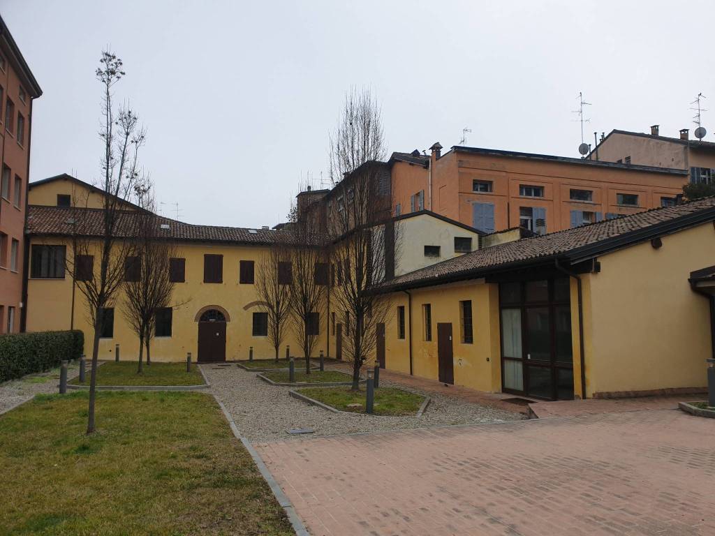 intera palazzina in vendita a Modena