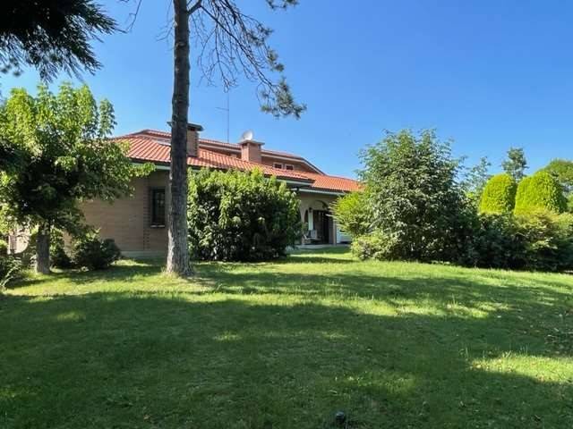 casa indipendente in vendita a Modena in zona Vaciglio