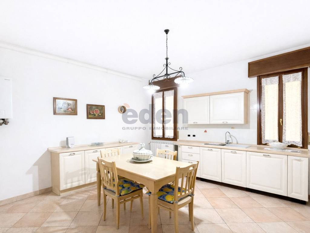 appartamento in vendita a Modena in zona Buon Pastore