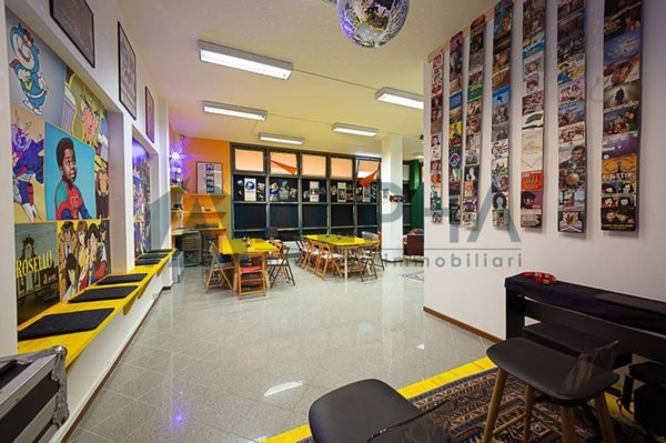 ufficio in vendita a Modena in zona Vaciglio