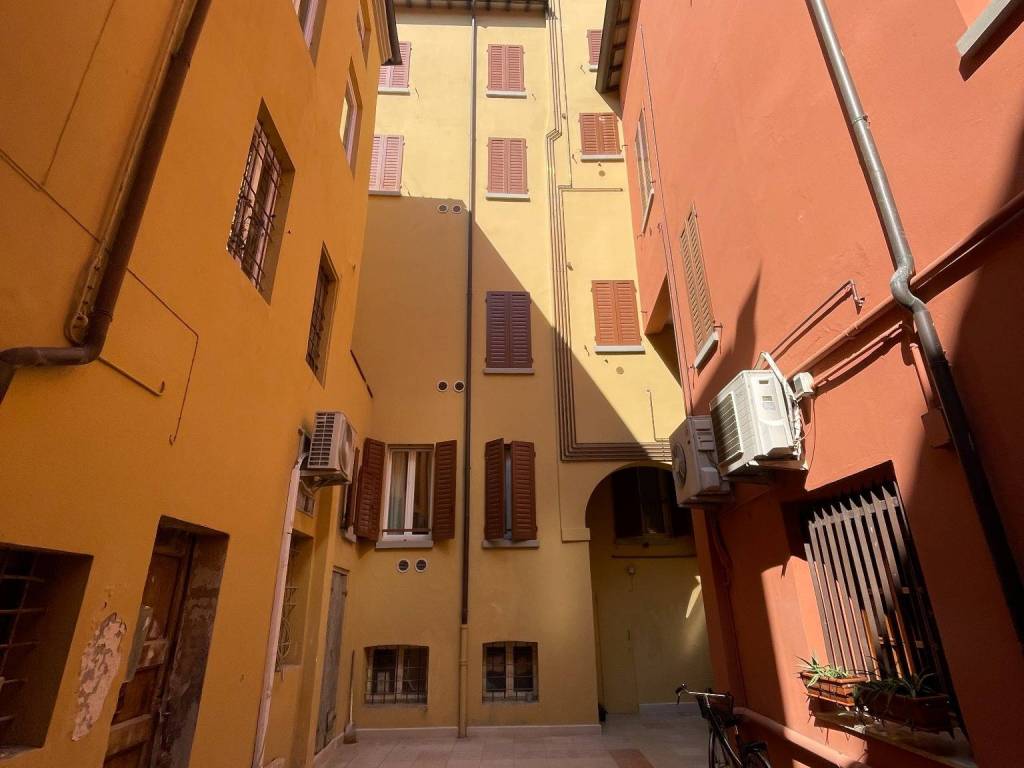 appartamento in vendita a Modena in zona Centro Storico