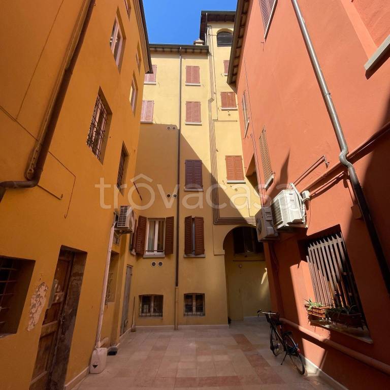 appartamento in vendita a Modena in zona Centro Storico