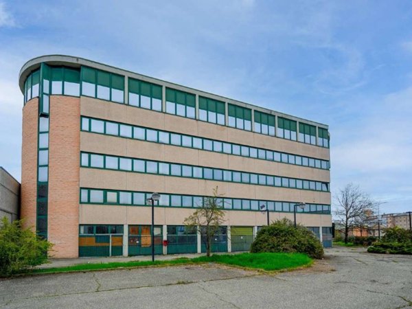 ufficio in vendita a Modena in zona San Lazzaro / Modena Est