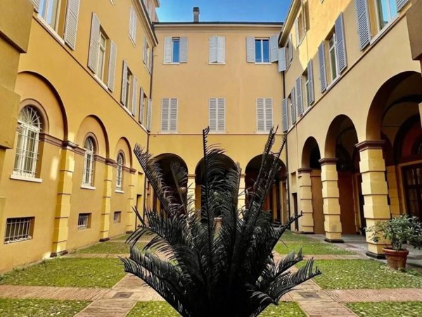 appartamento in vendita a Modena in zona Centro Storico