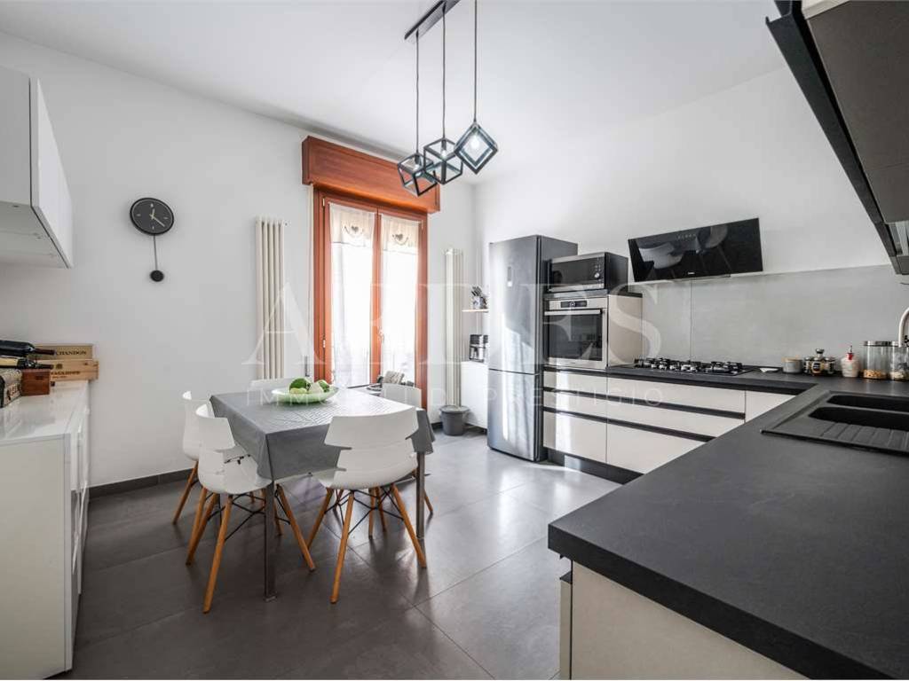 appartamento in vendita a Modena in zona Crocetta