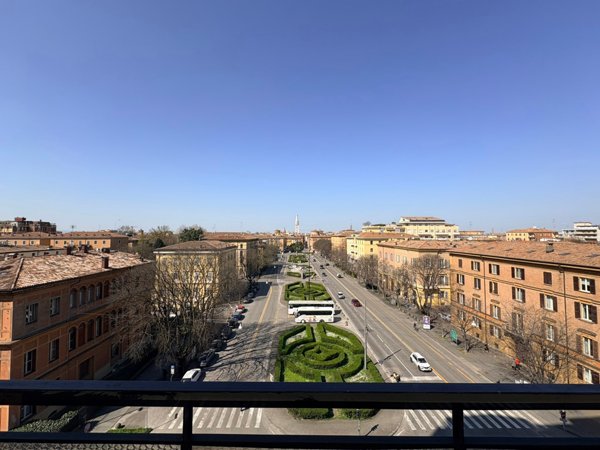 appartamento in vendita a Modena in zona Centro Storico