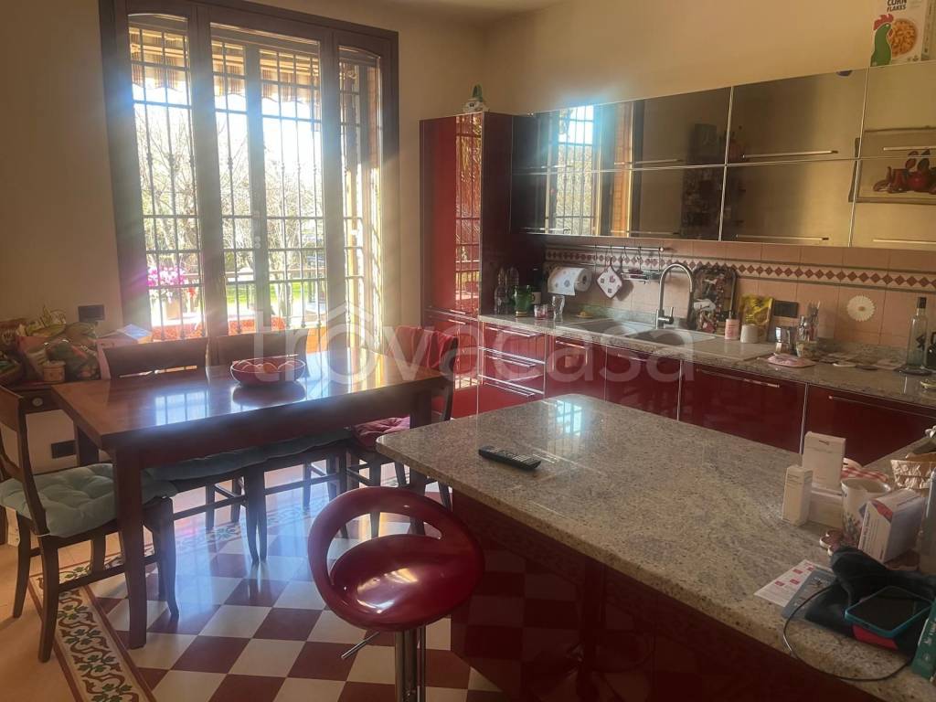 casa indipendente in vendita a Modena in zona Baggiovara