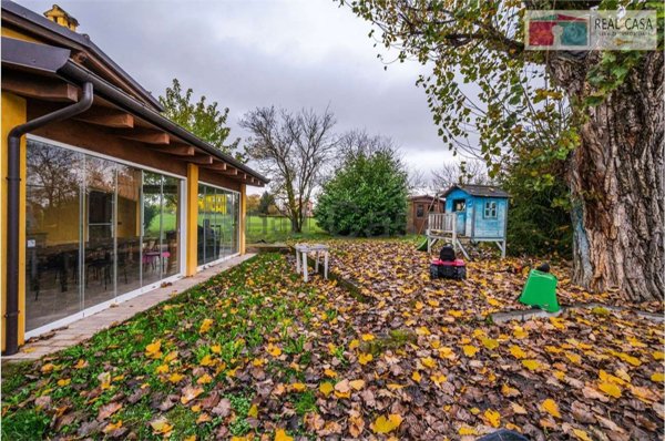 casa indipendente in vendita a Modena in zona San Faustino
