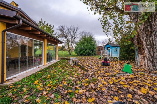 casa indipendente in vendita a Modena in zona San Faustino