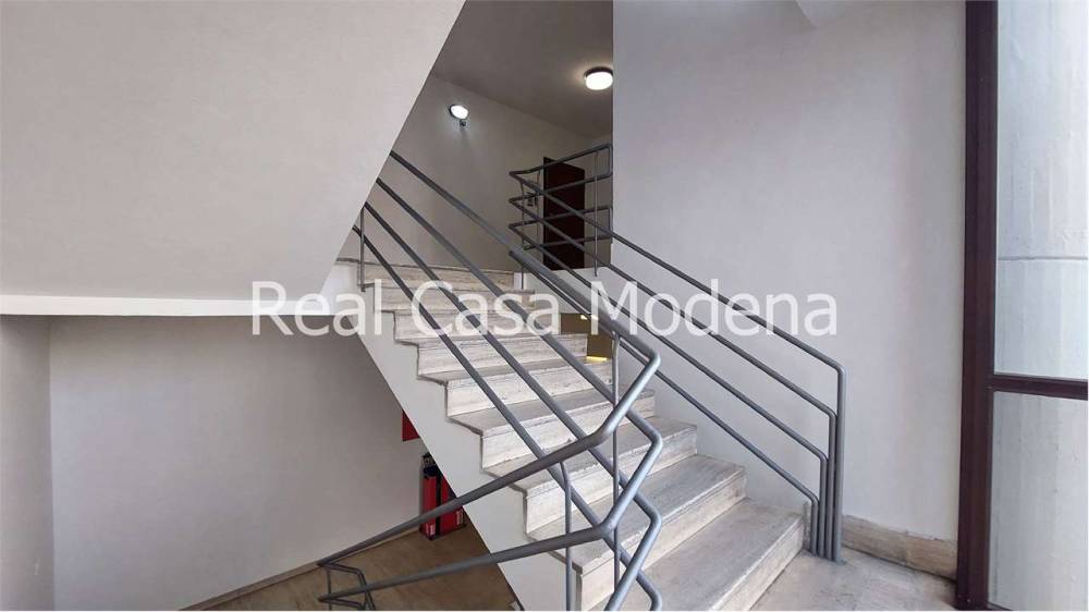 negozio in vendita a Modena in zona San Faustino