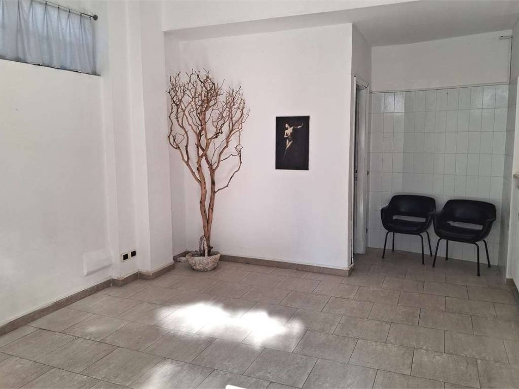 ufficio in vendita a Modena in zona Buon Pastore