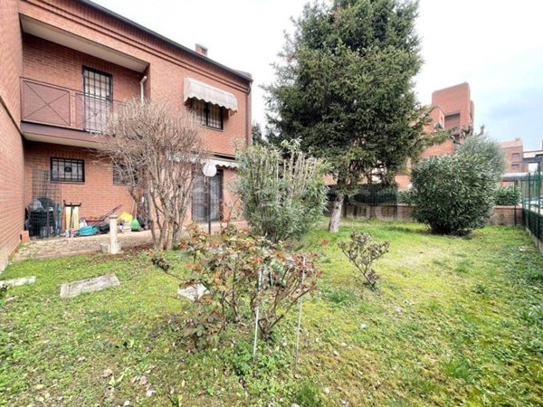 casa indipendente in vendita a Modena in zona Crocetta