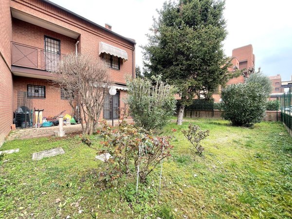 casa indipendente in vendita a Modena in zona Crocetta