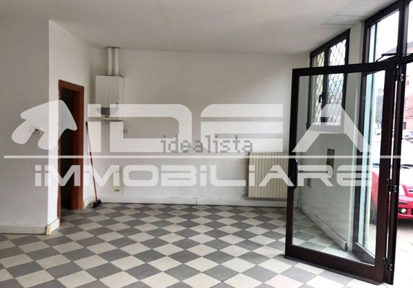 ufficio in vendita a Modena in zona San Faustino