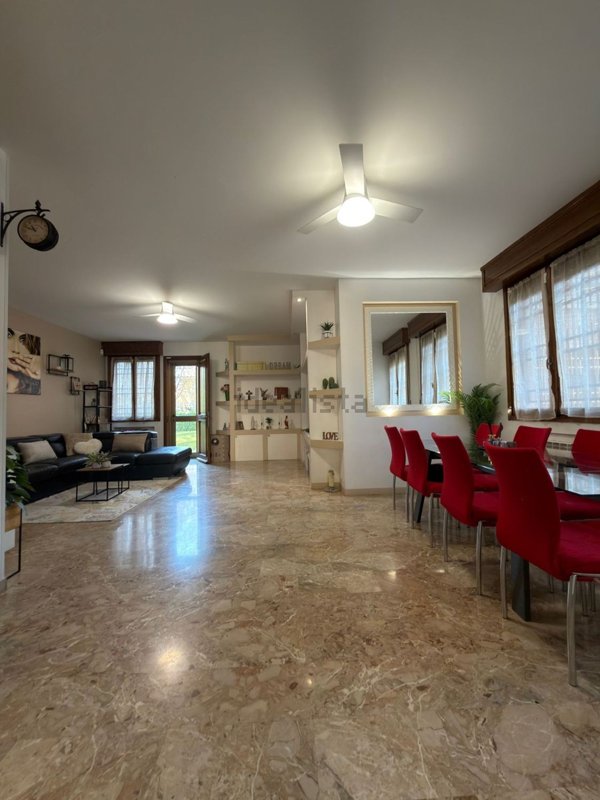 casa indipendente in vendita a Modena in zona Crocetta