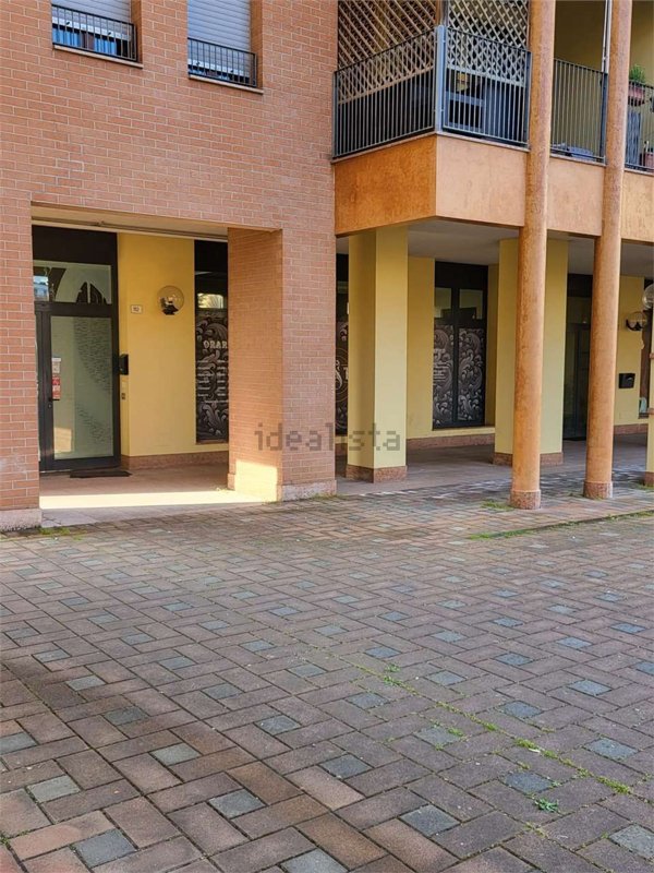 negozio in vendita a Modena in zona San Faustino