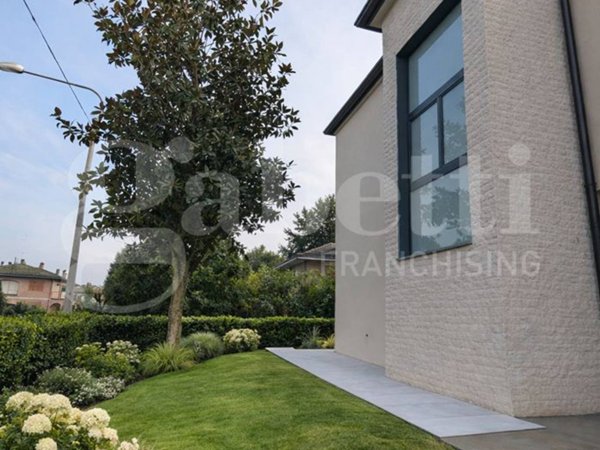 casa indipendente in vendita a Modena in zona San Damaso