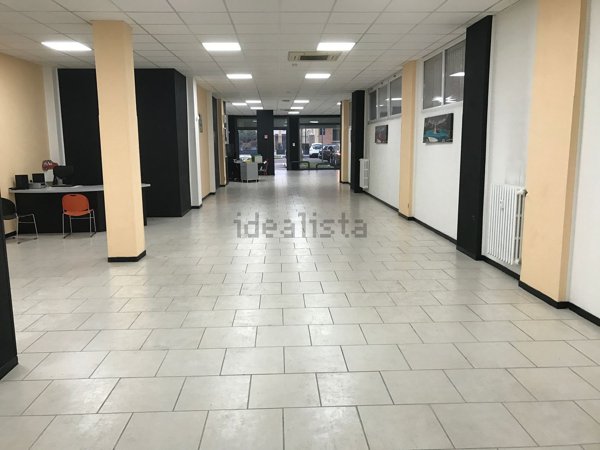 ufficio in vendita a Modena in zona San Lazzaro / Modena Est