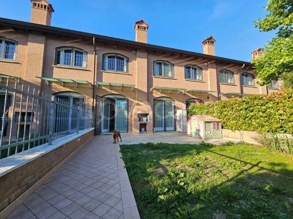 casa indipendente in vendita a Modena in zona Crocetta
