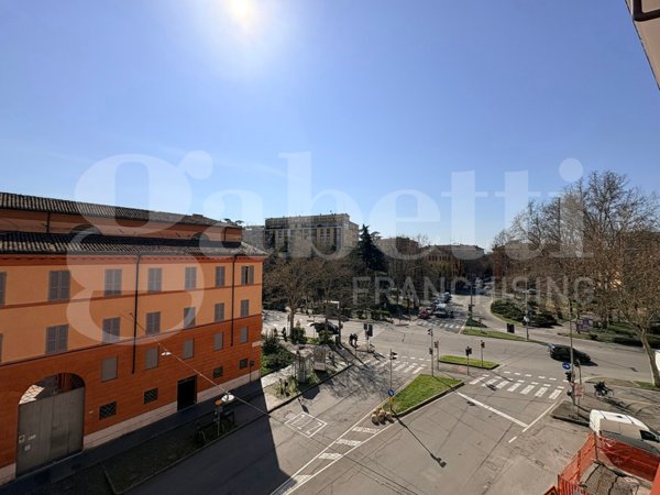 appartamento in vendita a Modena in zona Centro Storico