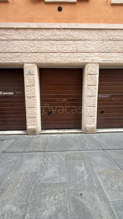 locale di sgombero in vendita a Modena in zona Centro Storico