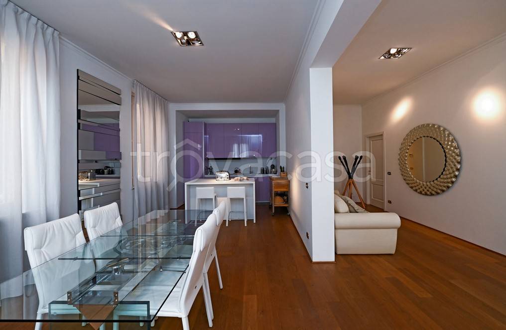 appartamento in vendita a Modena in zona Centro Storico