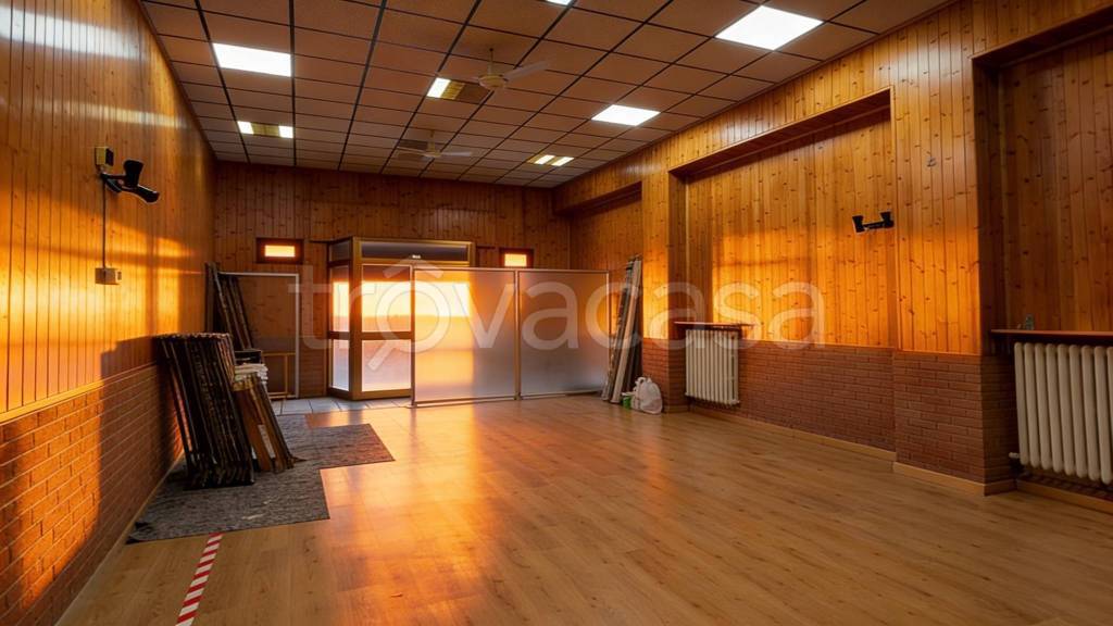 negozio in vendita a Modena in zona Crocetta