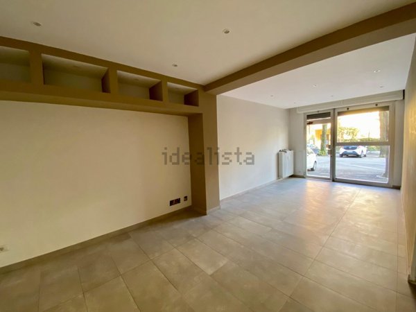 negozio in vendita a Modena in zona San Lazzaro / Modena Est