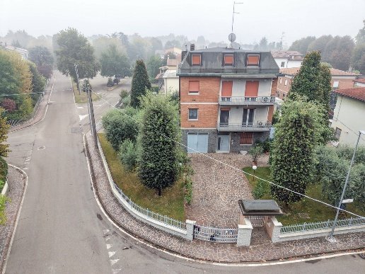 casa indipendente in vendita a Modena in zona Centro Storico