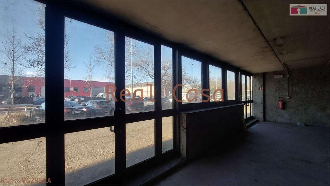 locale commerciale in vendita a Modena in zona San Lazzaro / Modena Est
