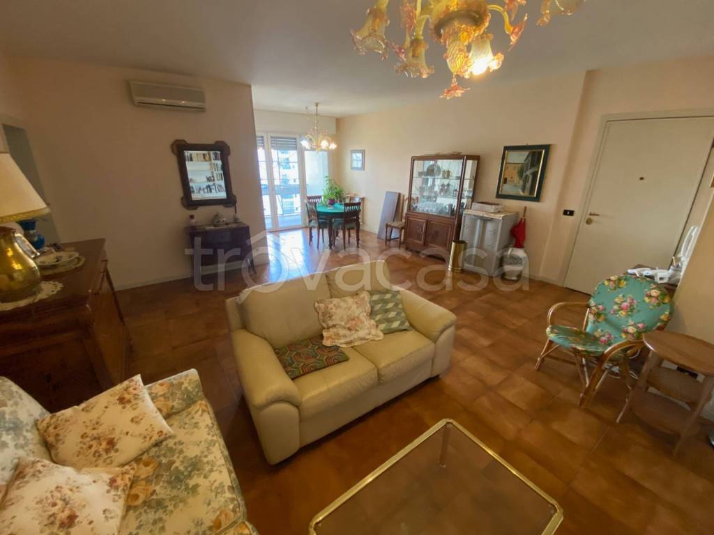 appartamento in vendita a Modena in zona Vaciglio