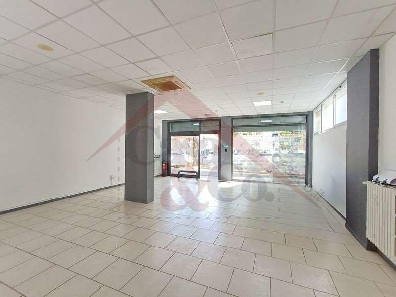 negozio in vendita a Modena in zona Crocetta