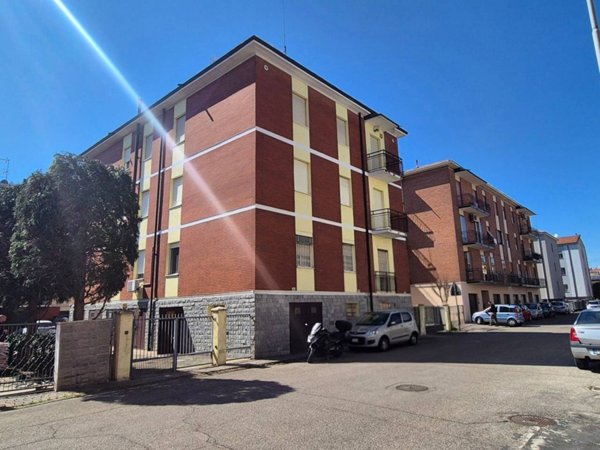 appartamento in vendita a Modena in zona Madonnina / Quattro Ville