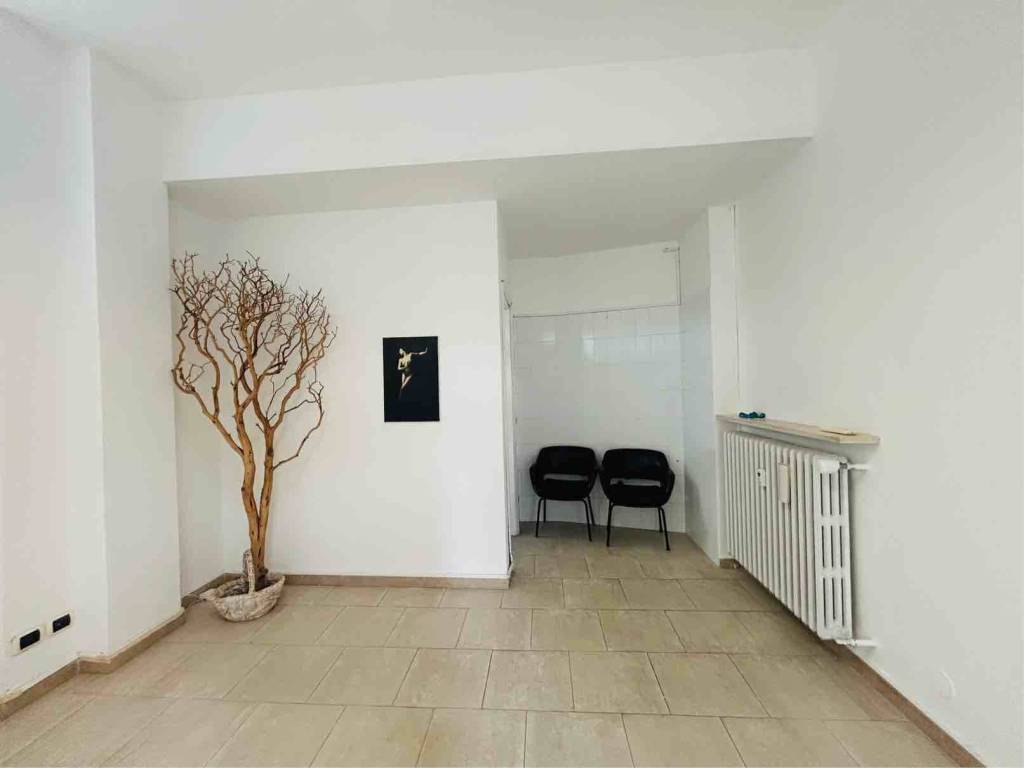 ufficio in vendita a Modena in zona Buon Pastore