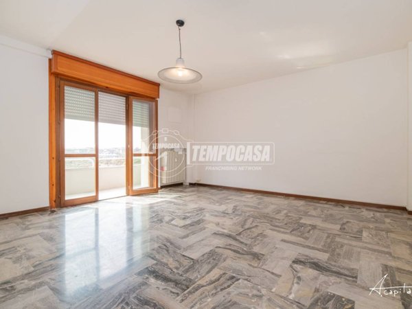 appartamento in vendita a Modena in zona Madonnina / Quattro Ville