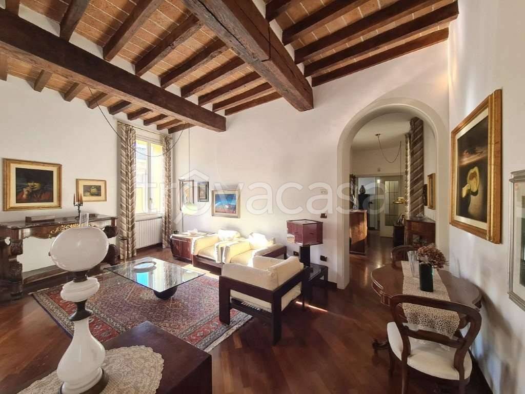 appartamento in vendita a Modena in zona Centro Storico