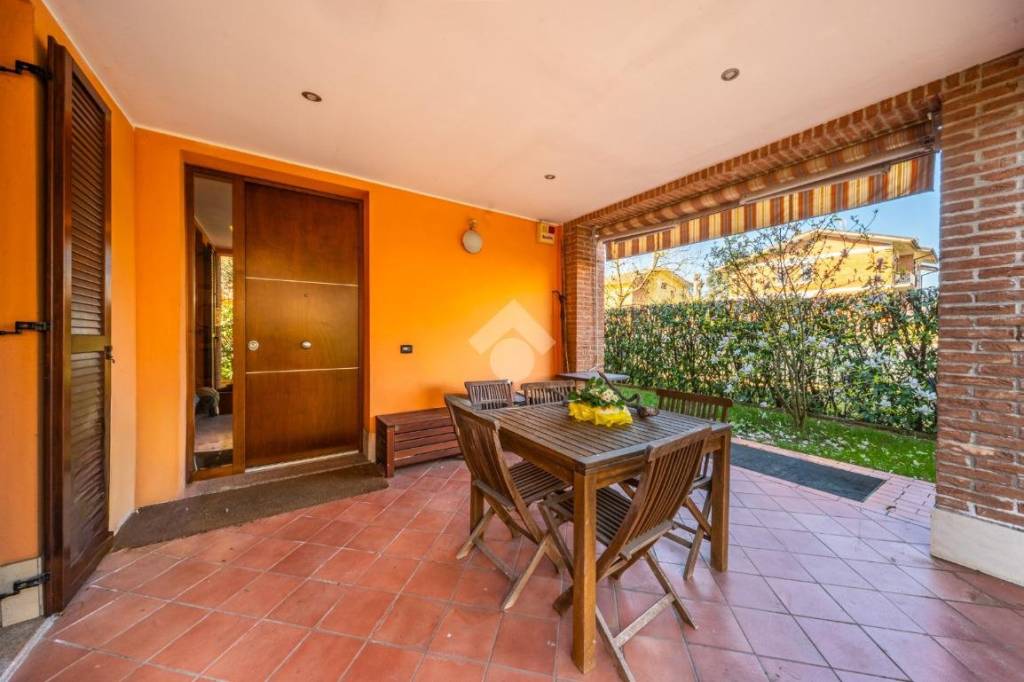 casa indipendente in vendita a Modena in zona Ganaceto