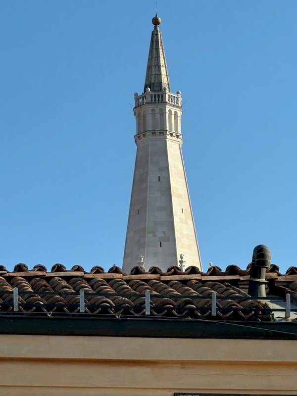 appartamento in vendita a Modena in zona Centro Storico
