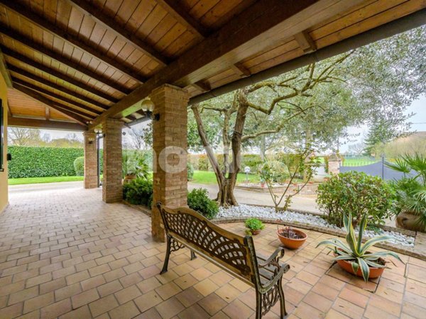casa indipendente in vendita a Modena in zona San Faustino