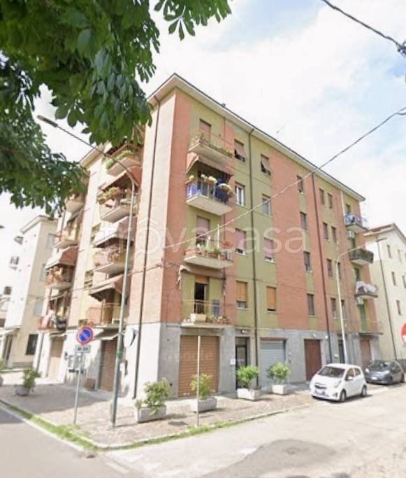 appartamento in vendita a Modena in zona San Lazzaro / Modena Est