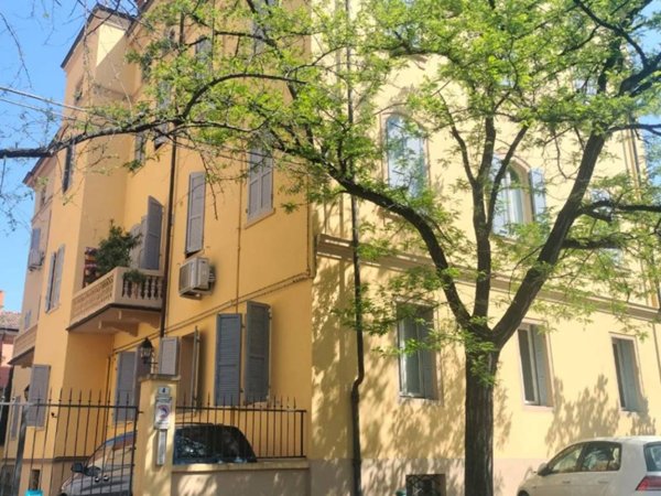 appartamento in vendita a Modena in zona Centro Storico
