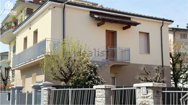 appartamento in vendita a Modena in zona Amendola